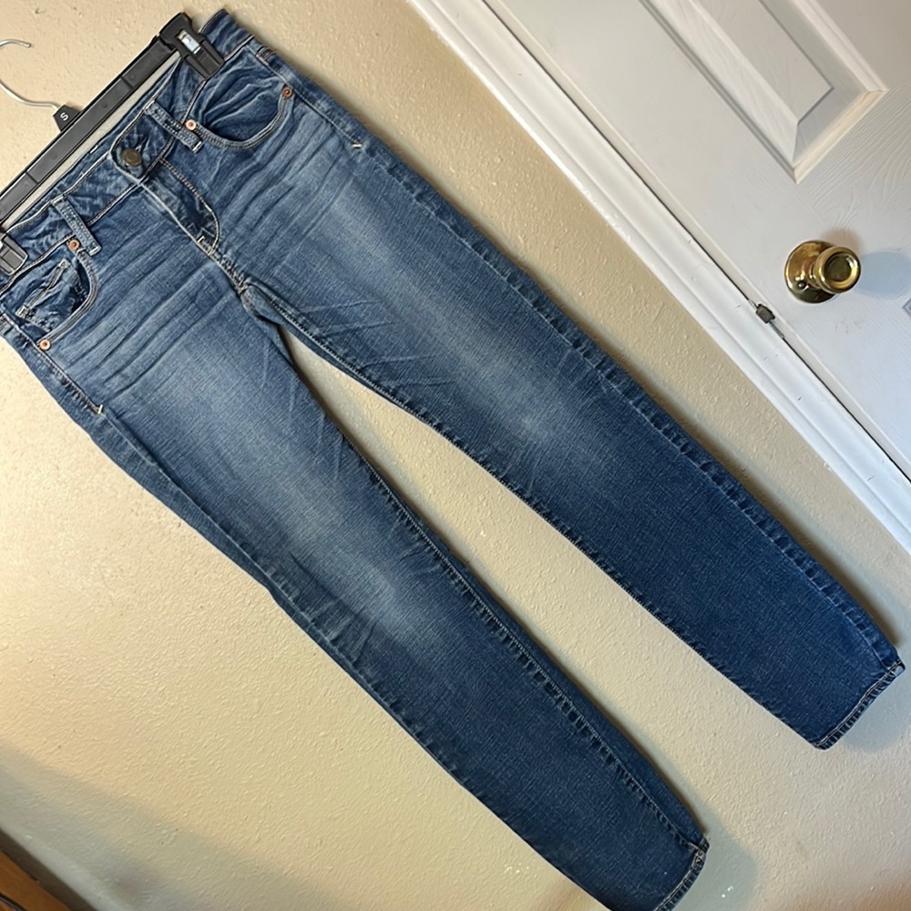 Super Stretch American Eagle straight leg jeans size 4